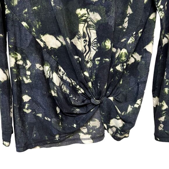 😊 3/$30 Vera Wang Simply Vera line Long sleeve top Front knot/flowy fabric Sz M - Picture 3 of 13